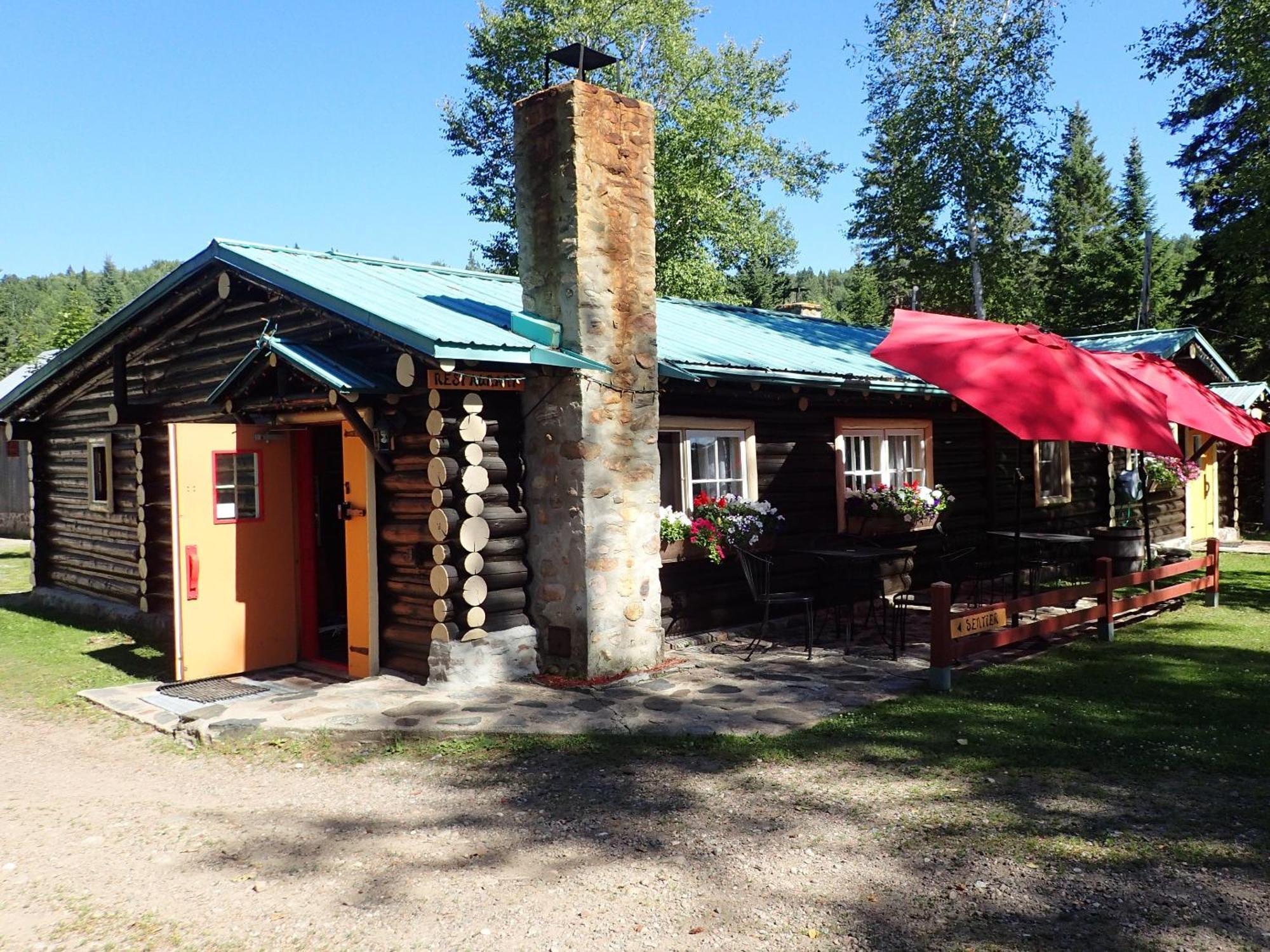 Domaine Le Bostonnais - Le Village En Bois Rond La Tuque Eksteriør bilde