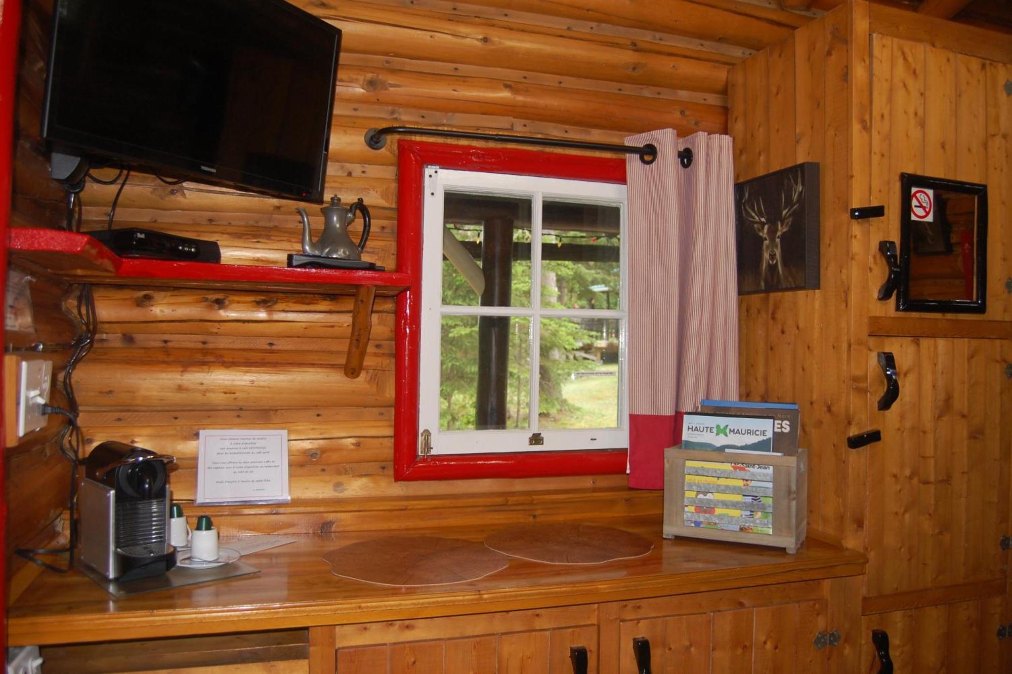 Domaine Le Bostonnais - Le Village En Bois Rond La Tuque Rom bilde